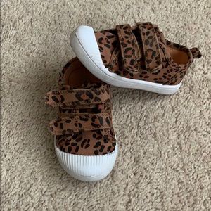 Cat and Jack size 6 Toddler leopard shoes